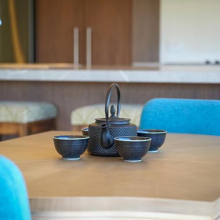 Parehua Resort Martinborough Luaran gambar A tea set