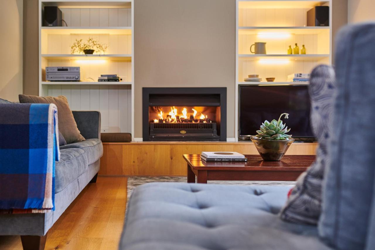 Parehua Resort Martinborough Luaran gambar A fireplace in a home