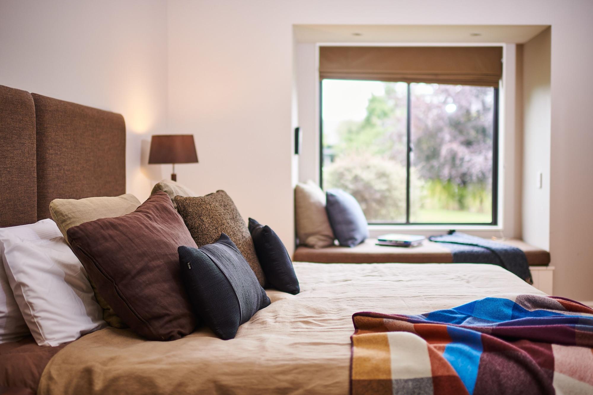 Parehua Resort Martinborough Luaran gambar A bedroom at the hotel