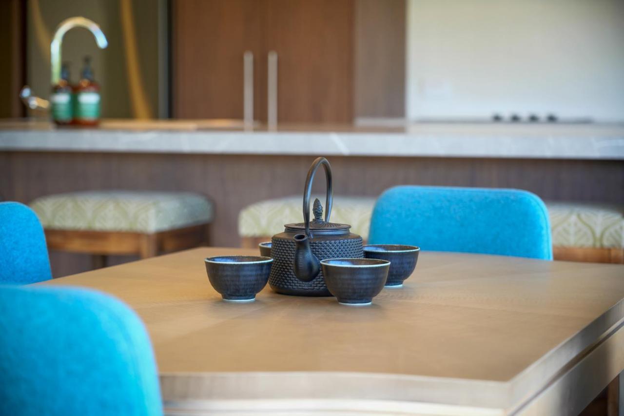 Parehua Resort Martinborough Luaran gambar A tea set