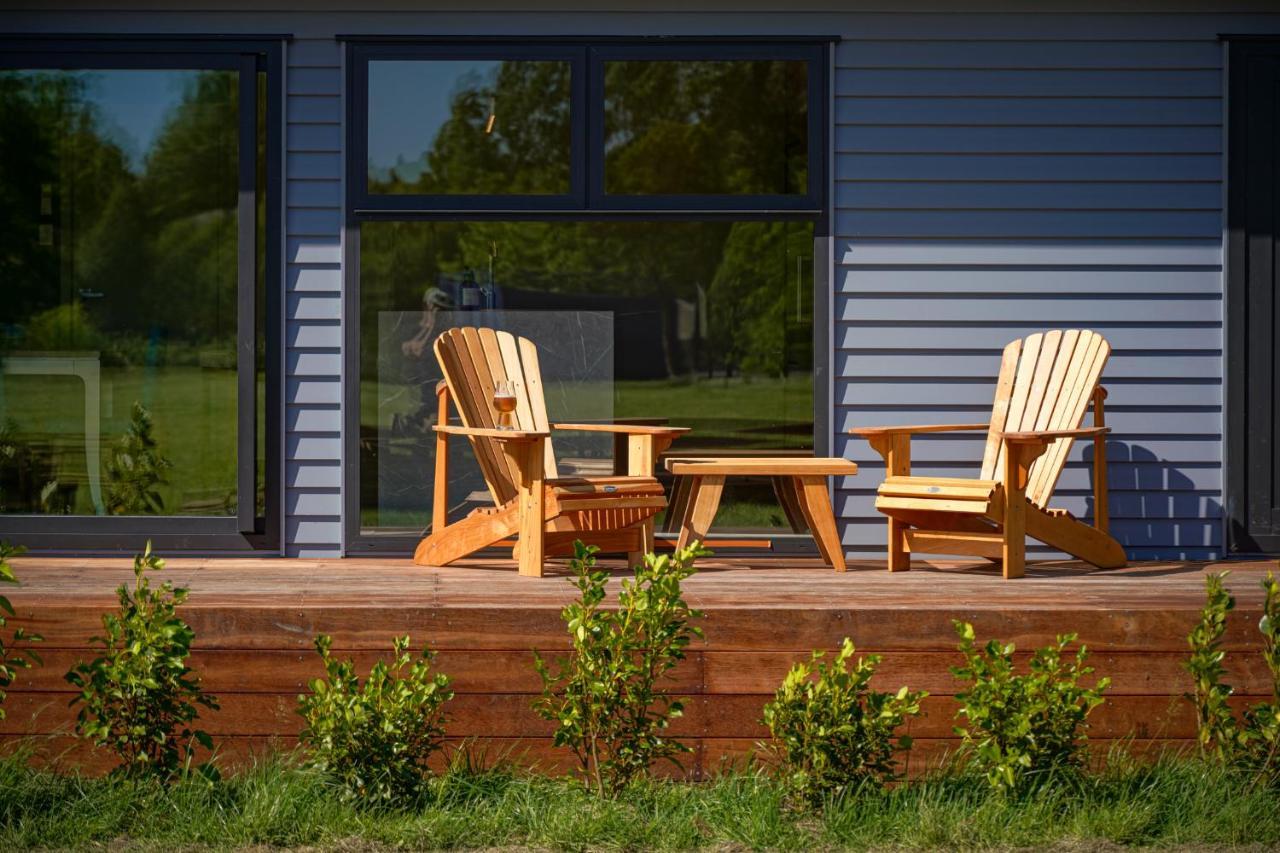Parehua Resort Martinborough Luaran gambar A deck with A-frame chairs
