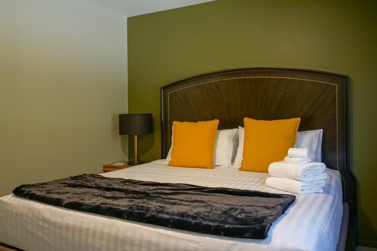 Parehua Resort Martinborough Luaran gambar A bed