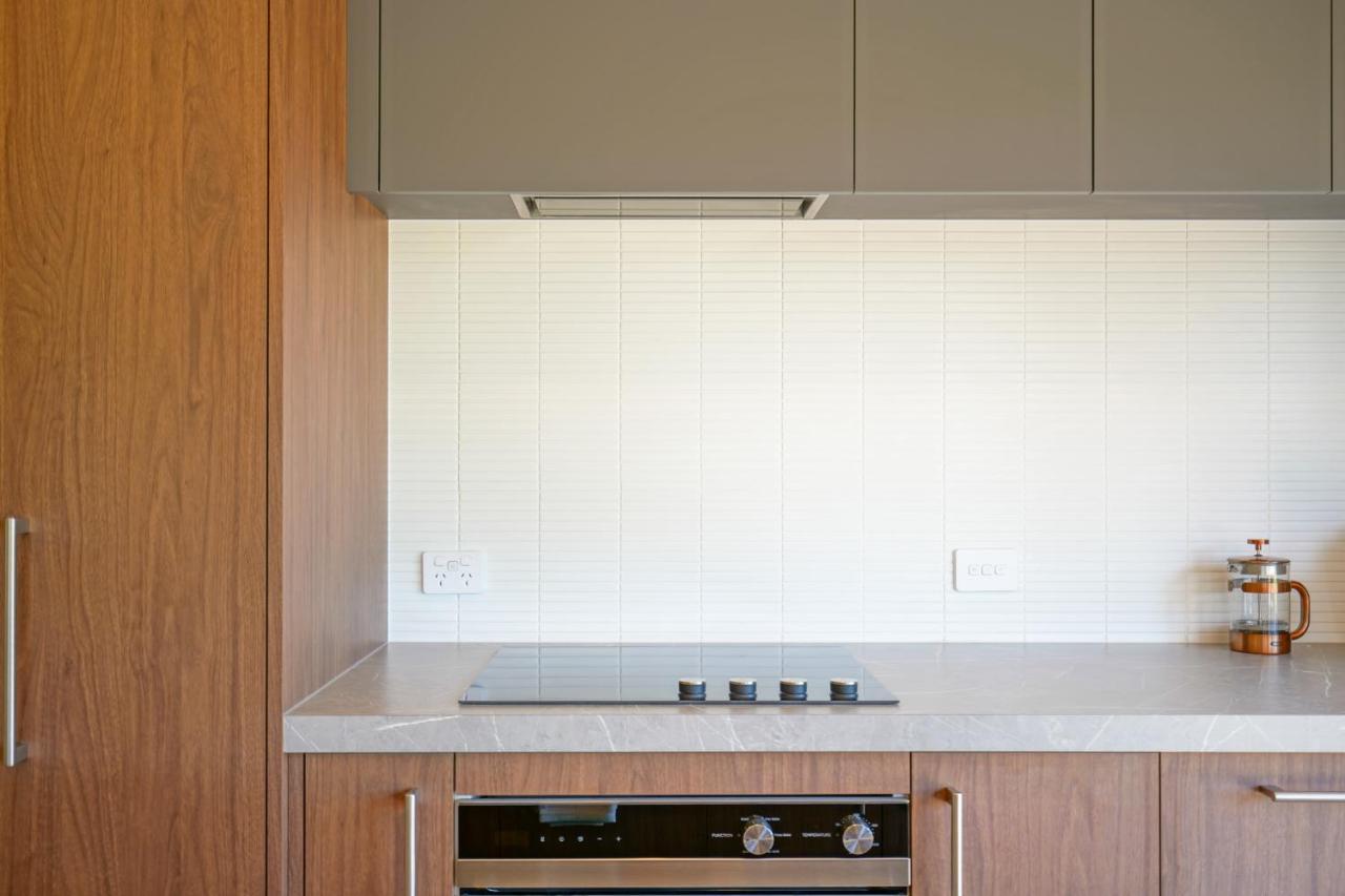Parehua Resort Martinborough Luaran gambar A kitchen with a built-in oven