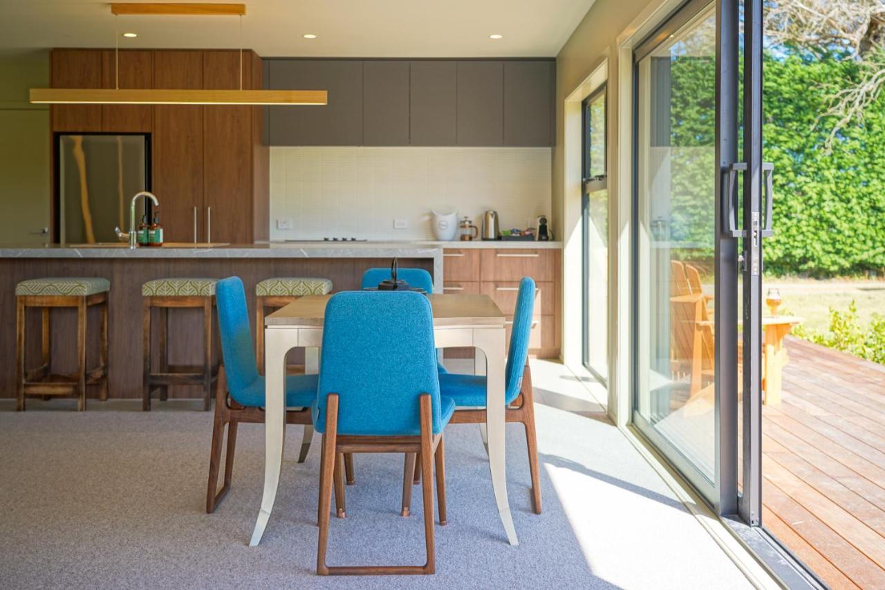 Parehua Resort Martinborough Luaran gambar Kitchen and dining area
