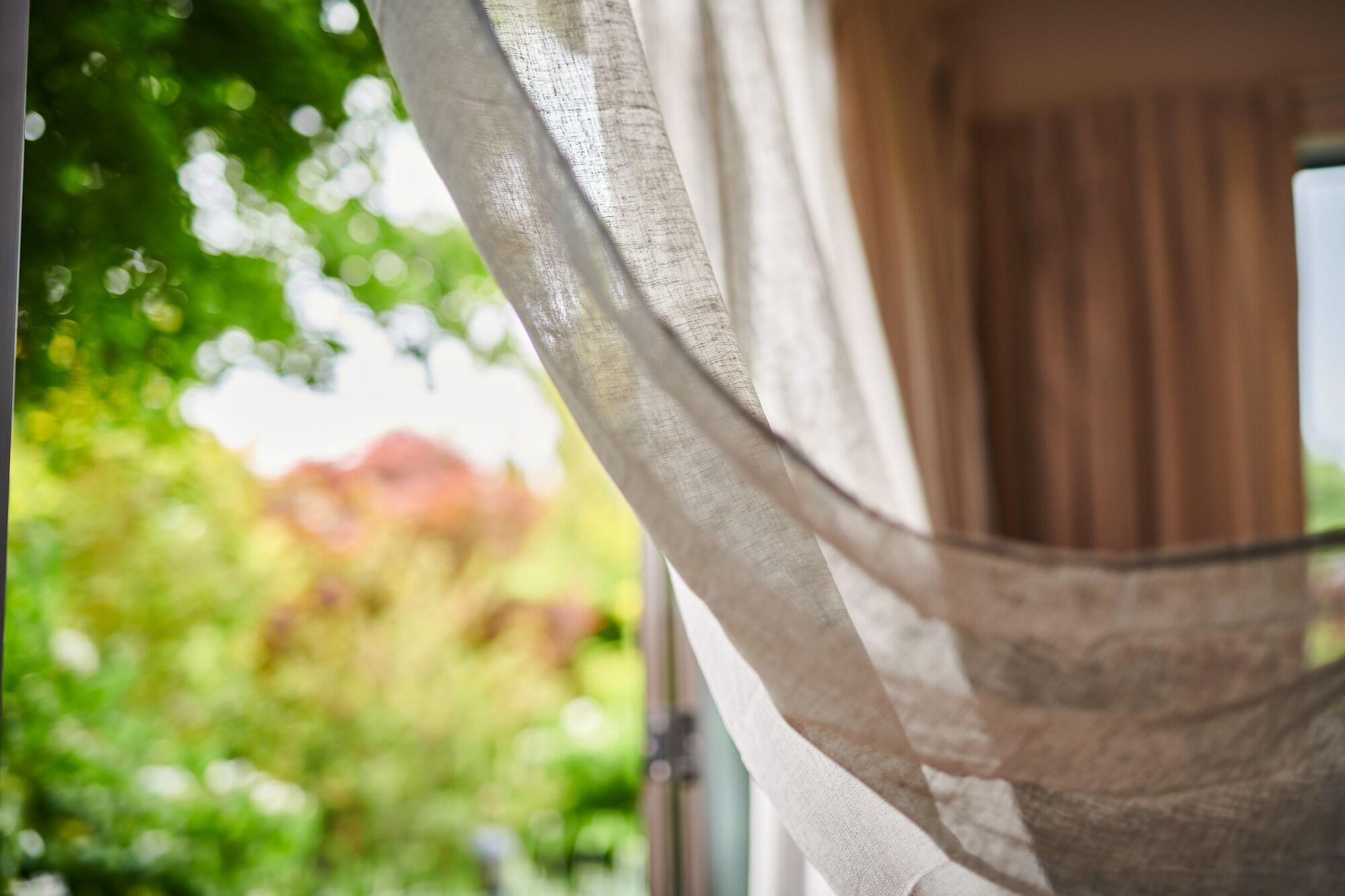 Parehua Resort Martinborough Luaran gambar A curtain